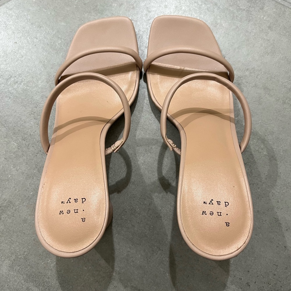 A new day - tan rounded block heel, with a square toe - Picture 5 of 13
